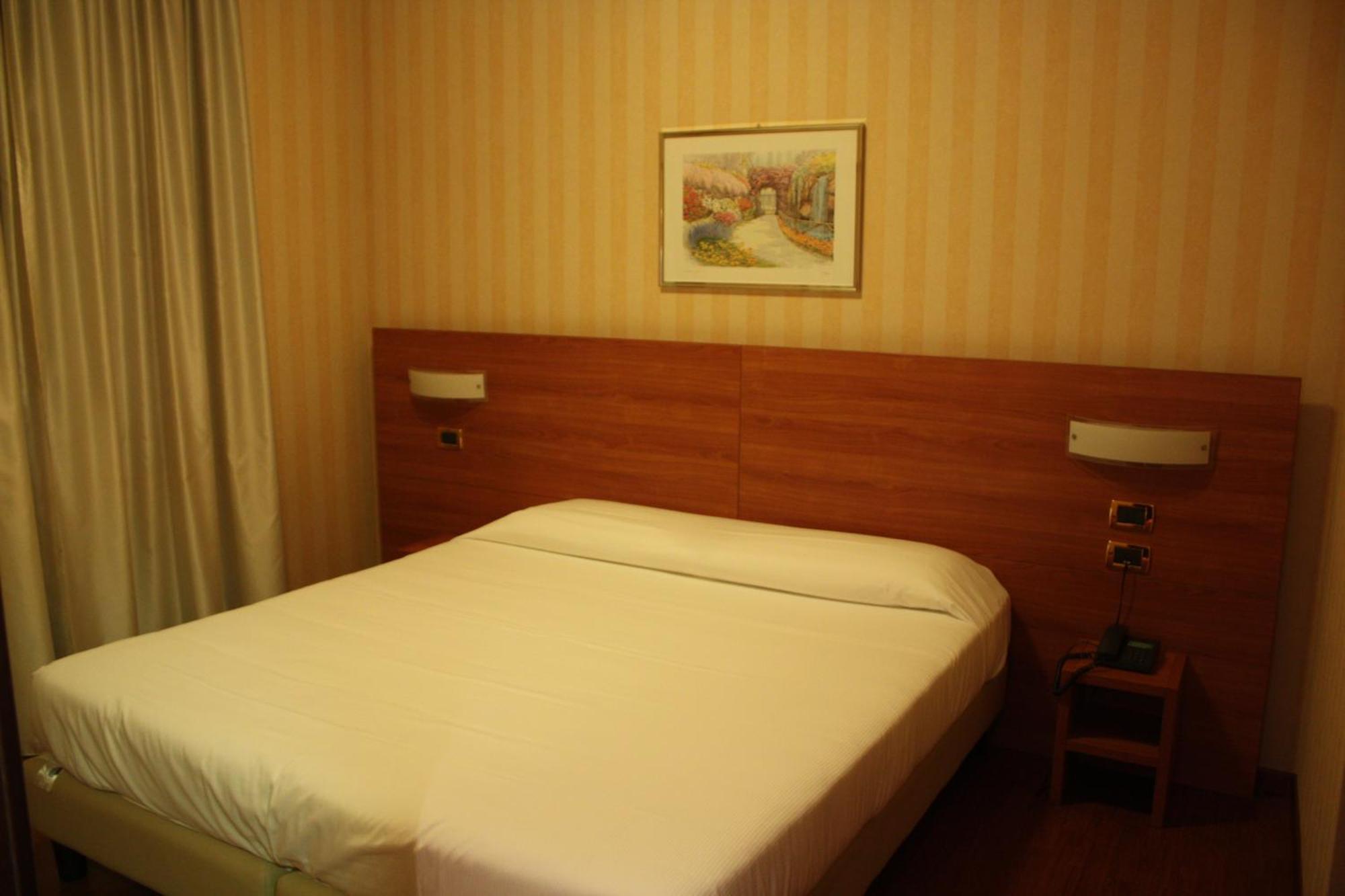 Hotel 2C Legnano Ngoại thất bức ảnh