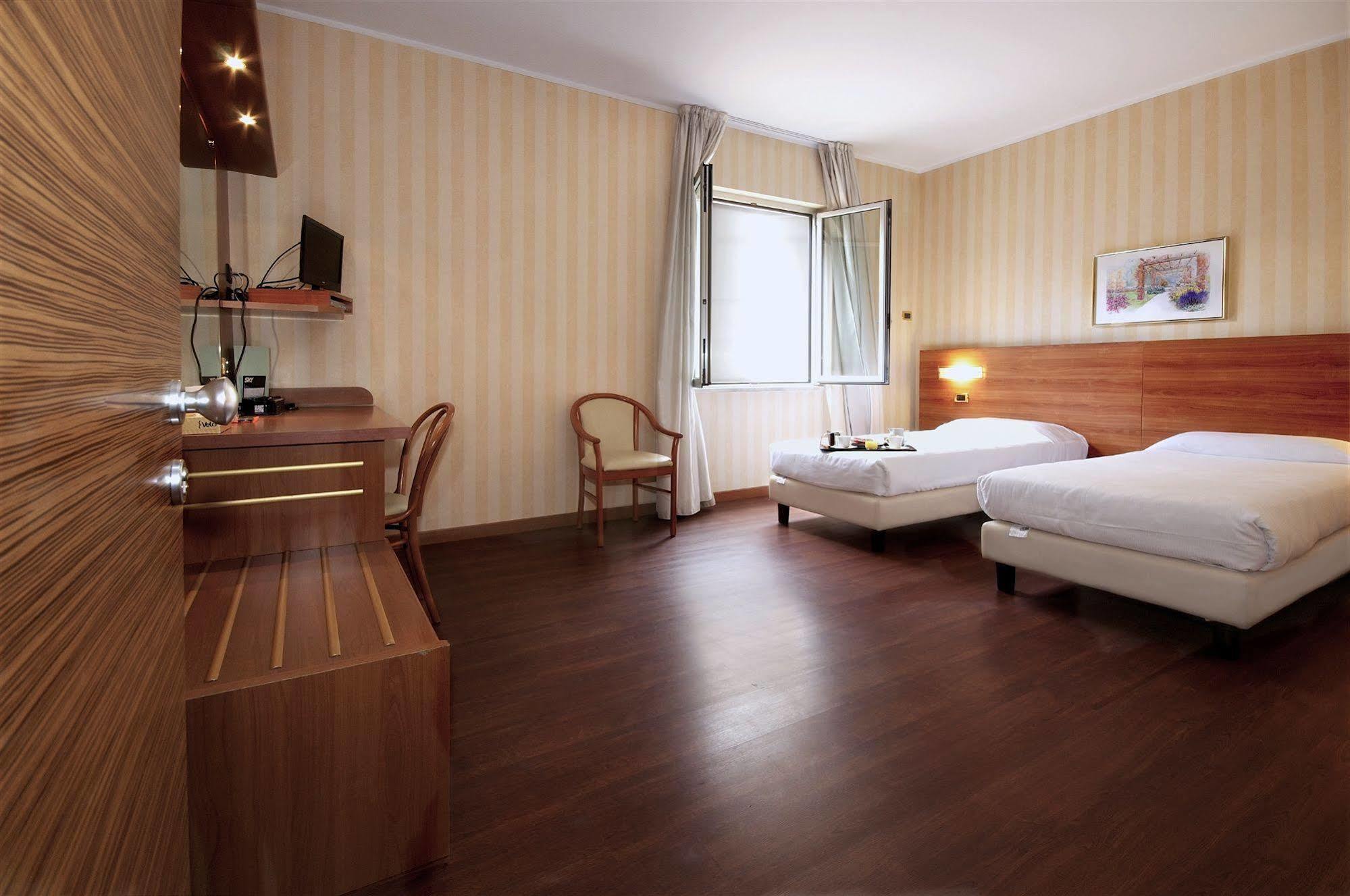 Hotel 2C Legnano Ngoại thất bức ảnh