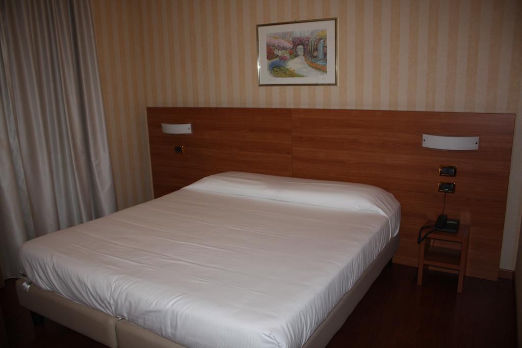 Hotel 2C Legnano Ngoại thất bức ảnh