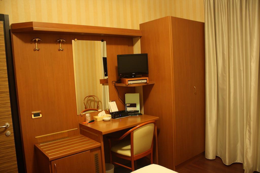 Hotel 2C Legnano Ngoại thất bức ảnh
